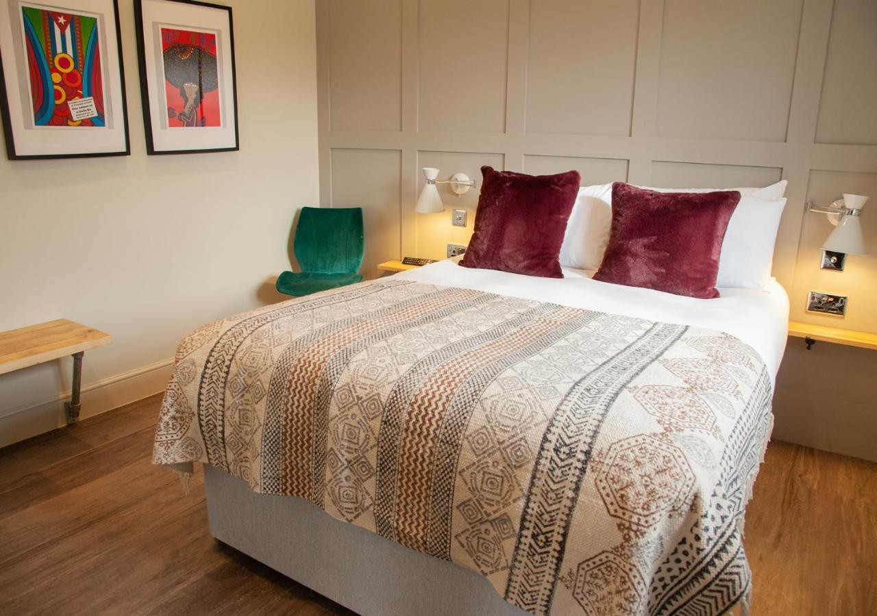 The Kings Arms Hotel Malmesbury Chambre photo