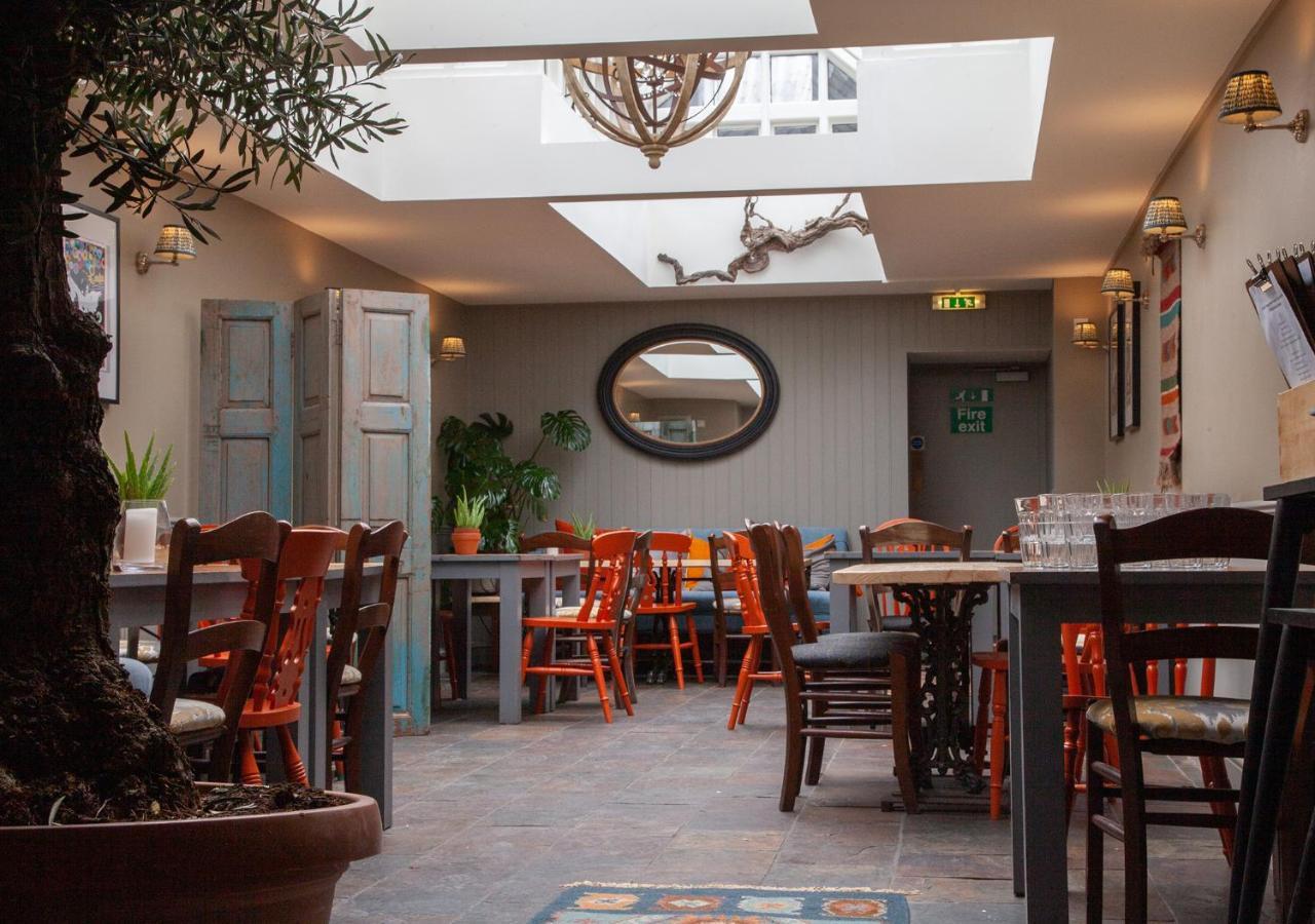 The Kings Arms Hotel Malmesbury Extérieur photo