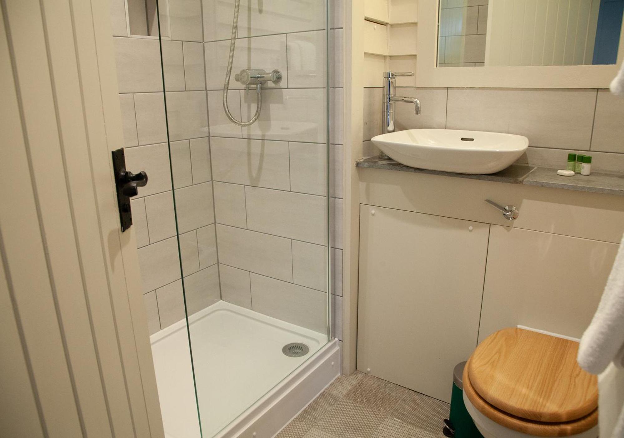 The Kings Arms Hotel Malmesbury Chambre photo