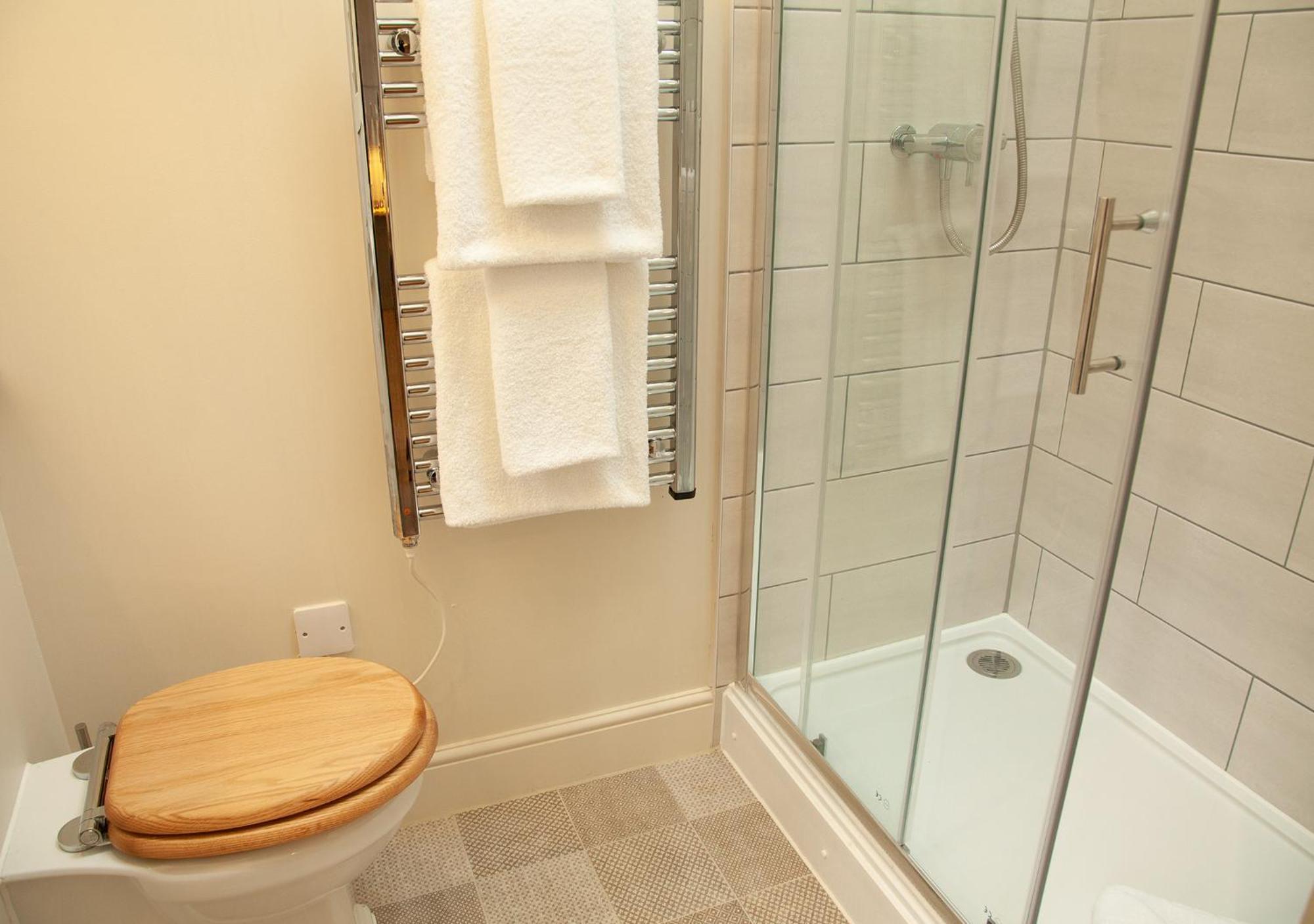 The Kings Arms Hotel Malmesbury Chambre photo