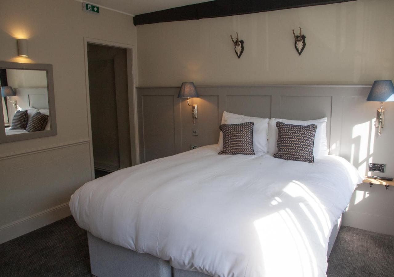 The Kings Arms Hotel Malmesbury Extérieur photo