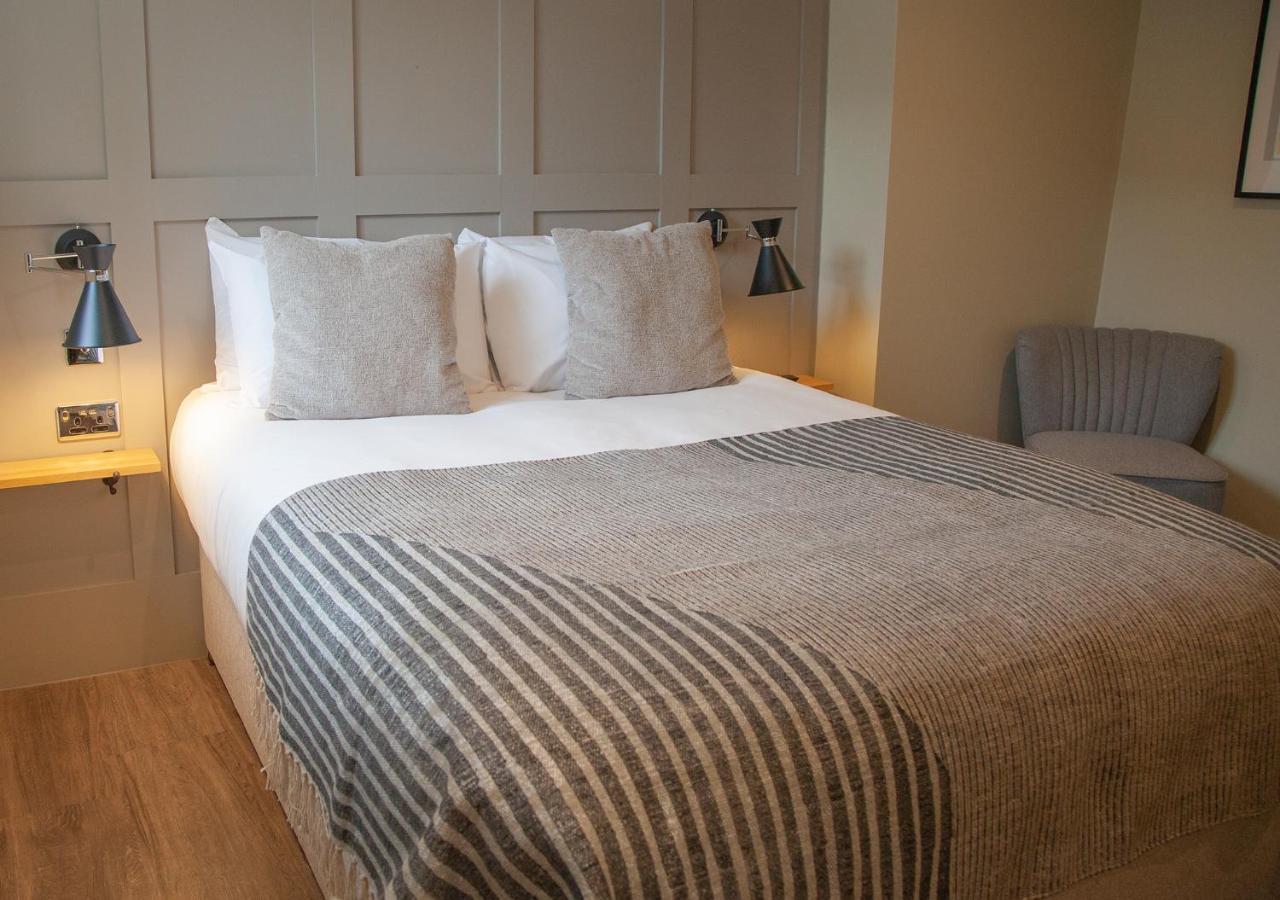 The Kings Arms Hotel Malmesbury Extérieur photo