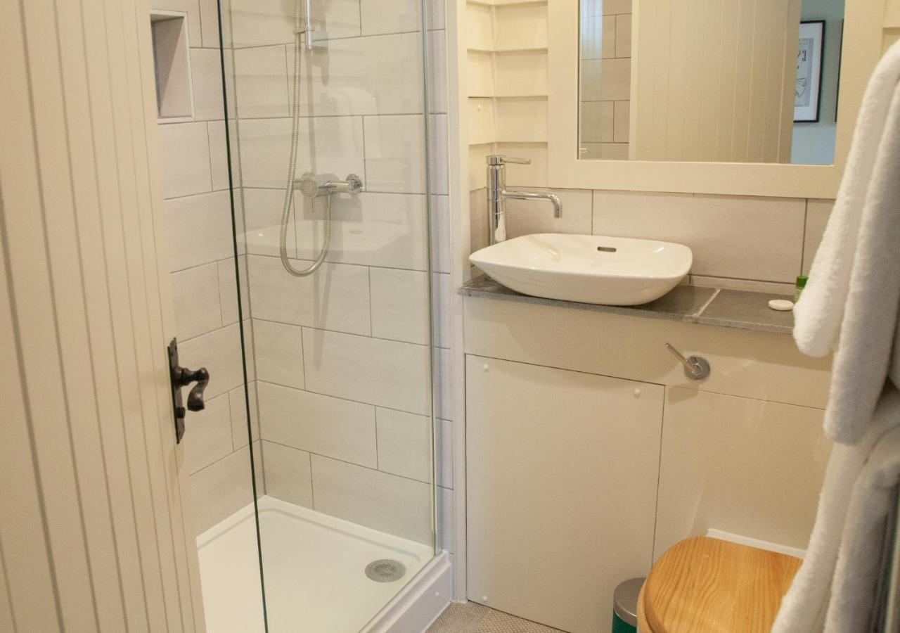The Kings Arms Hotel Malmesbury Extérieur photo
